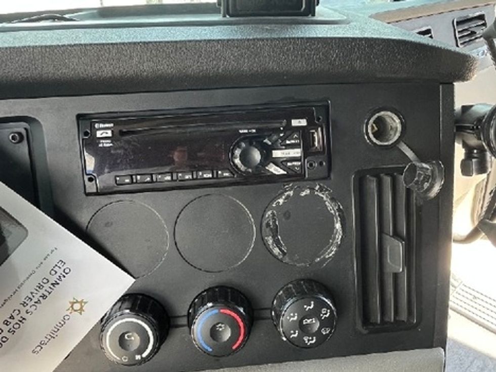 Sleeper Tractor-Heavy Duty Tractors-Freightliner-2020-T12664ST-Katy-TX-500,404\n\t\tmiles-$ 59,500 - Image 18