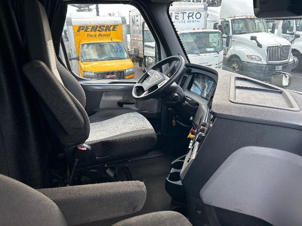 Sleeper Tractor-Heavy Duty Tractors-Freightliner-2020-T12664ST-Kearny-NJ-505,651\n\t\tmiles-$ 59,250 - Image 15