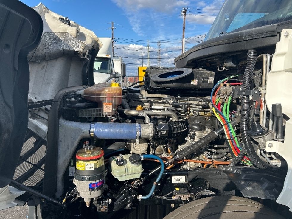 Sleeper Tractor-Heavy Duty Tractors-Freightliner-2020-T12664ST-Kearny-NJ-505,651\n\t\tmiles-$ 59,250 - Image 21