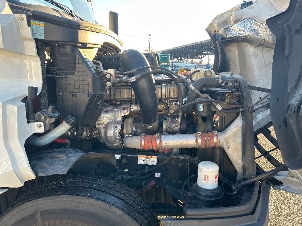 Sleeper Tractor-Heavy Duty Tractors-Freightliner-2020-T12664ST-Kearny-NJ-569,226\n\t\tmiles-$ 54,250 - Image 20