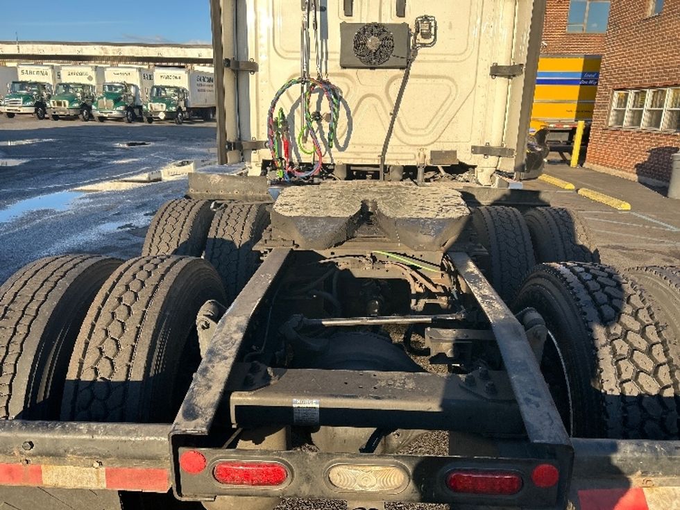 Sleeper Tractor-Heavy Duty Tractors-Freightliner-2020-T12664ST-Kearny-NJ-569,226\n\t\tmiles-$ 54,250 - Image 6
