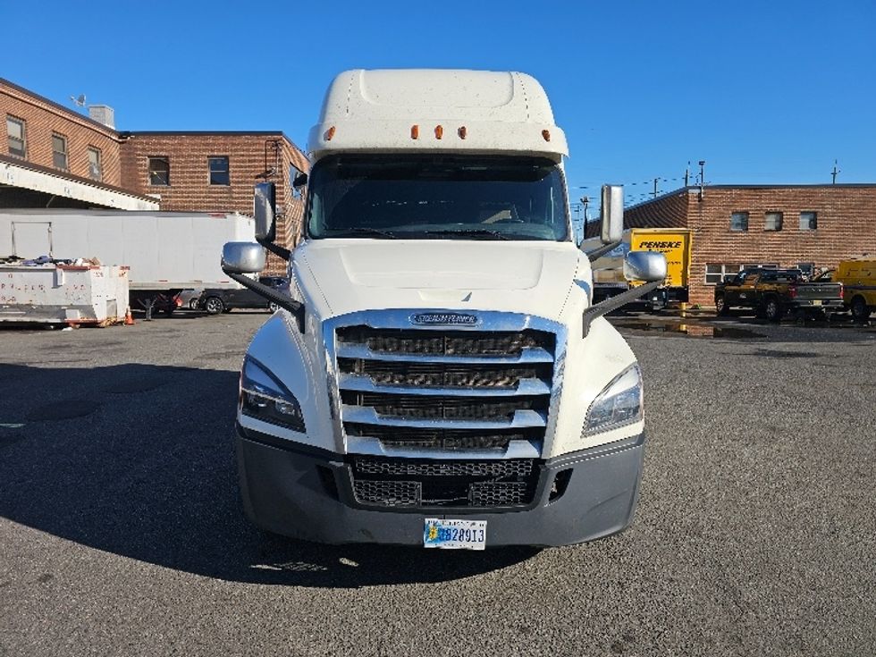 Sleeper Tractor-Heavy Duty Tractors-Freightliner-2020-T12664ST-Kearny-NJ-625,907\n\t\tmiles-$ 49,500 - Image 2