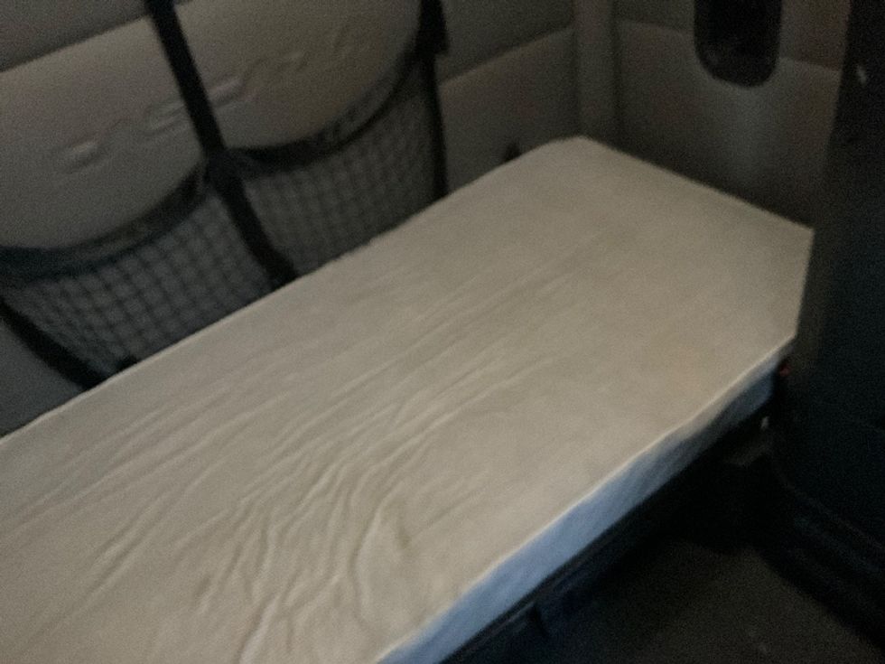 Sleeper Tractor-Heavy Duty Tractors-Freightliner-2020-T12664ST-Knoxville-TN-506,867\n\t\tmiles-$ 60,000 - Image 17