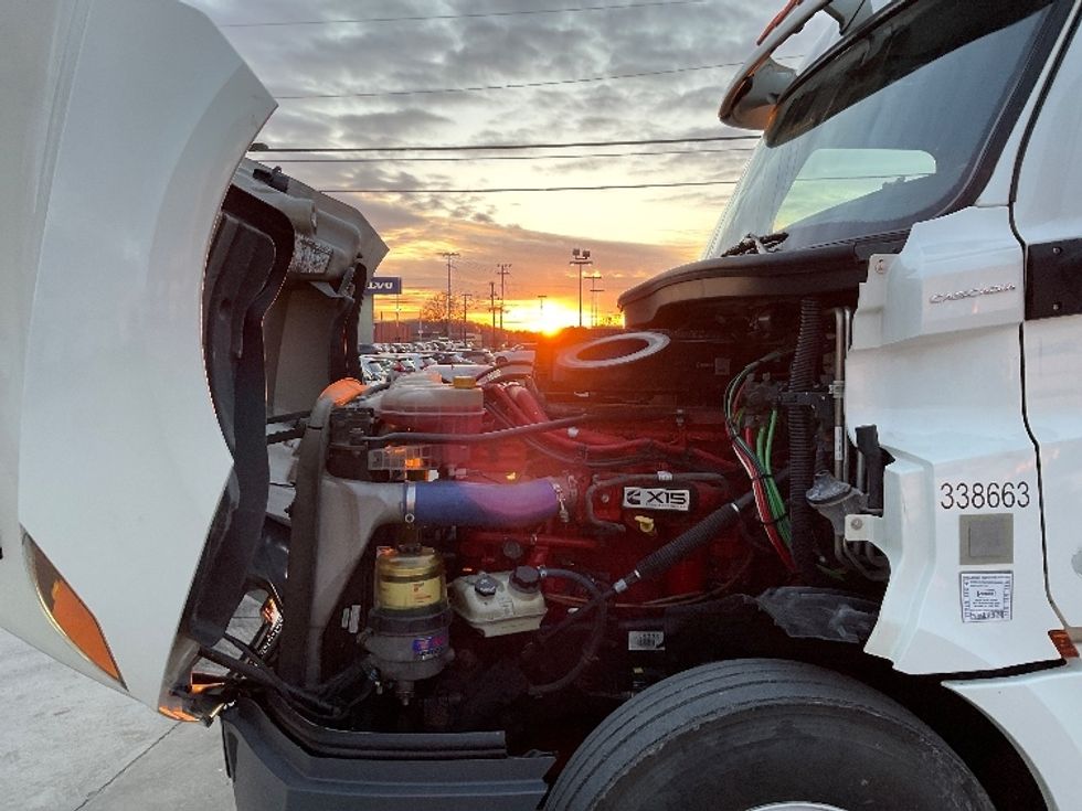 Sleeper Tractor-Heavy Duty Tractors-Freightliner-2020-T12664ST-Knoxville-TN-506,867\n\t\tmiles-$ 60,000 - Image 21