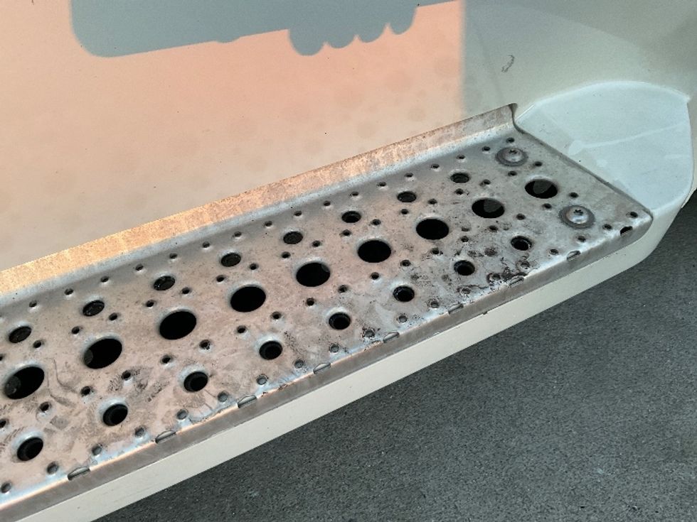 Sleeper Tractor-Heavy Duty Tractors-Freightliner-2020-T12664ST-Knoxville-TN-506,867\n\t\tmiles-$ 60,000 - Image 26