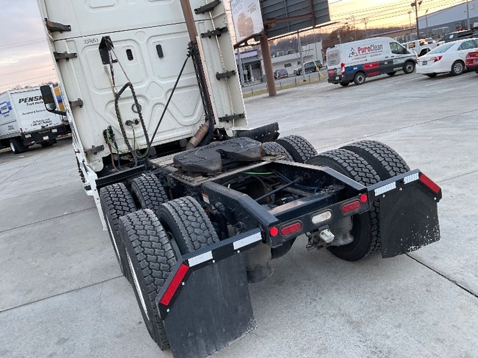 Sleeper Tractor-Heavy Duty Tractors-Freightliner-2020-T12664ST-Knoxville-TN-506,867\n\t\tmiles-$ 60,000 - Image 6
