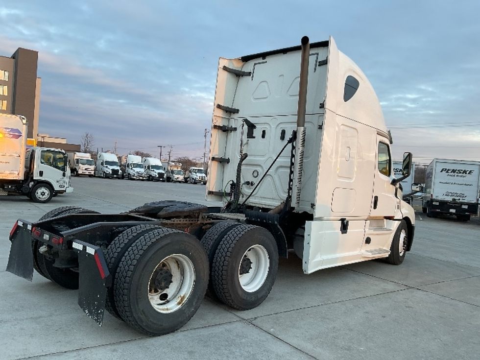 Sleeper Tractor-Heavy Duty Tractors-Freightliner-2020-T12664ST-Knoxville-TN-506,867\n\t\tmiles-$ 60,000 - Image 7