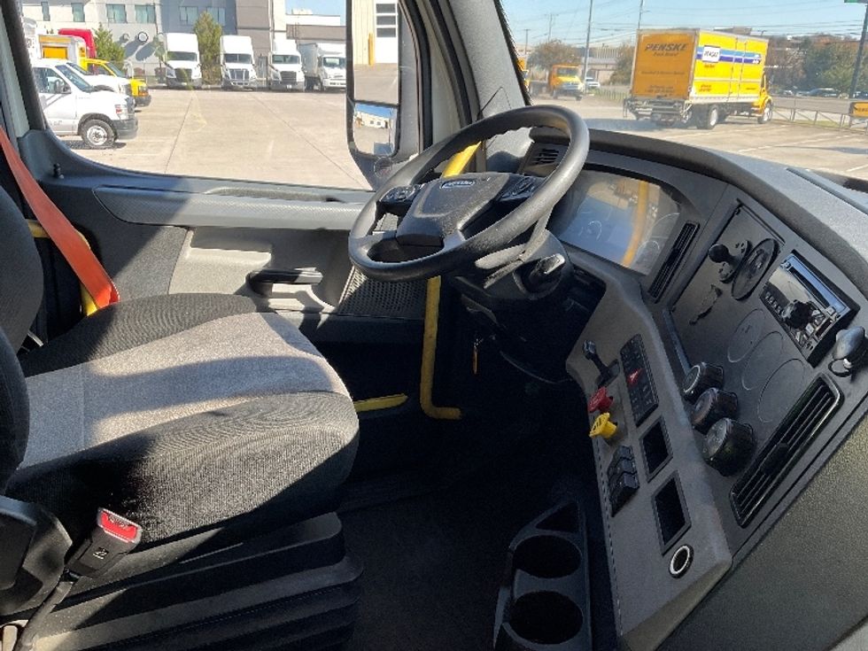 Sleeper Tractor-Heavy Duty Tractors-Freightliner-2020-T12664ST-Knoxville-TN-592,502\n\t\tmiles-$ 57,250 - Image 15