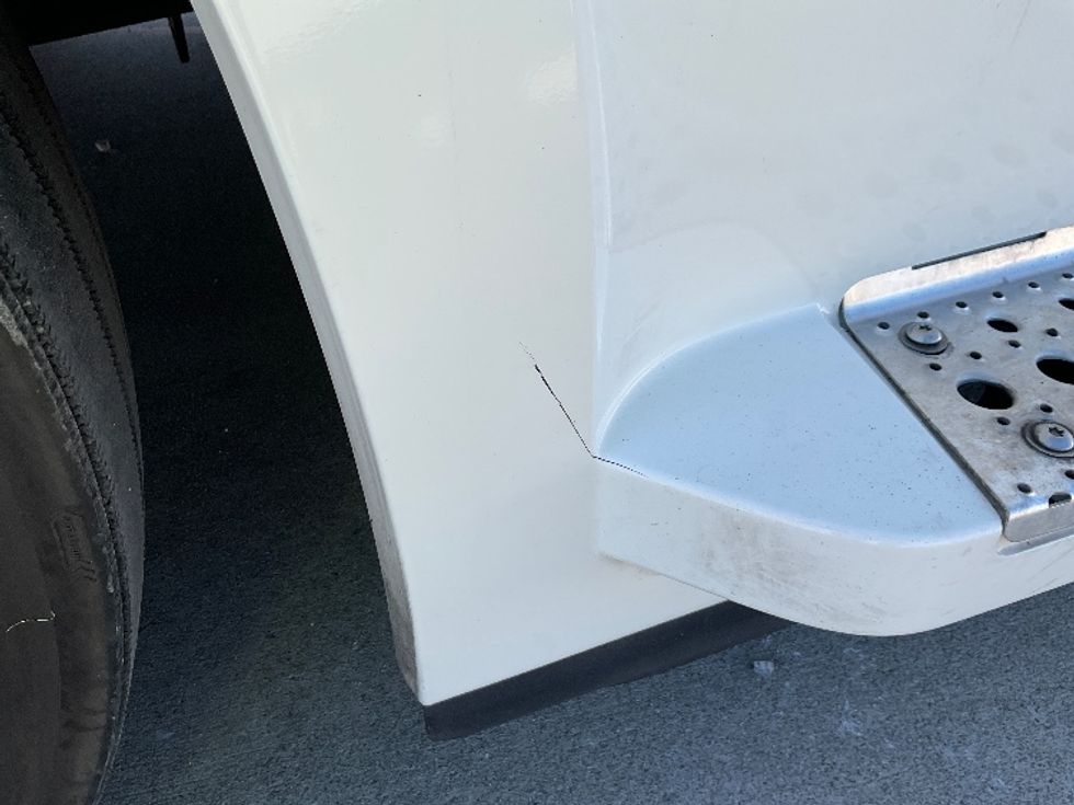 Sleeper Tractor-Heavy Duty Tractors-Freightliner-2020-T12664ST-Knoxville-TN-592,502\n\t\tmiles-$ 57,250 - Image 23