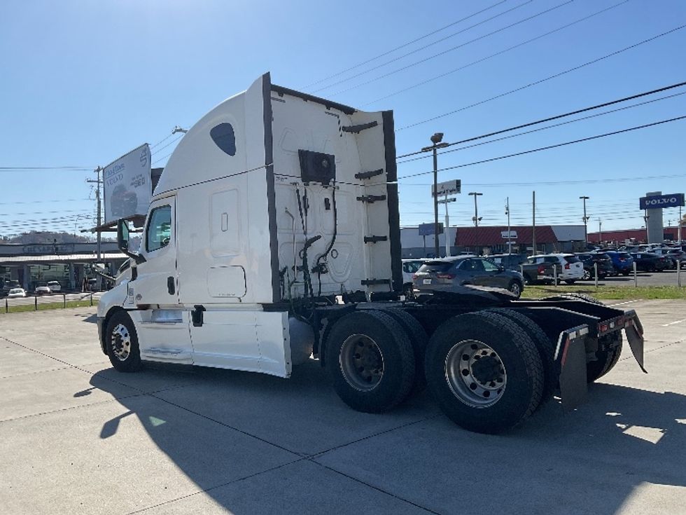 Sleeper Tractor-Heavy Duty Tractors-Freightliner-2020-T12664ST-Knoxville-TN-592,502\n\t\tmiles-$ 57,250 - Image 8