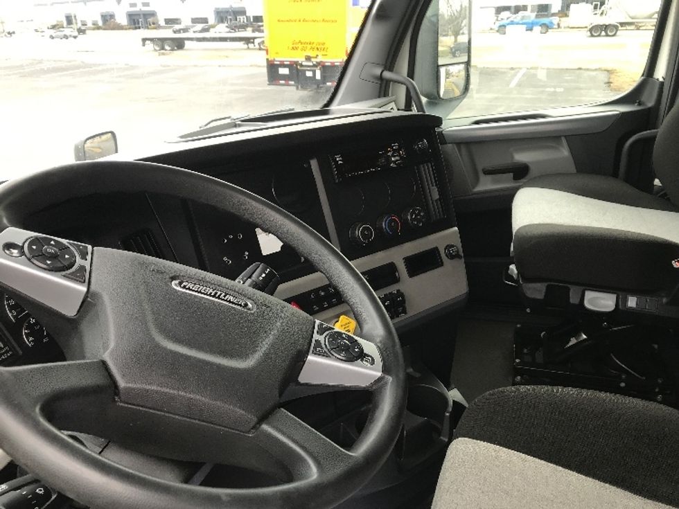 Sleeper Tractor-Heavy Duty Tractors-Freightliner-2020-T12664ST-Kokomo-IN-494,616\n\t\tmiles-$ 67,250 - Image 10