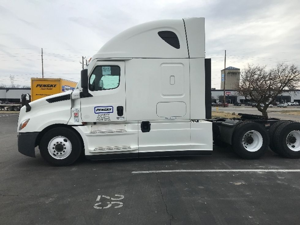 Sleeper Tractor-Heavy Duty Tractors-Freightliner-2020-T12664ST-Kokomo-IN-494,616\n\t\tmiles-$ 67,250 - Image 4