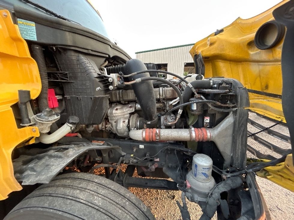Sleeper Tractor-Heavy Duty Tractors-Freightliner-2020-T12664ST-Kokomo-IN-799,800\n\t\tmiles-$ 41,750 - Image 20