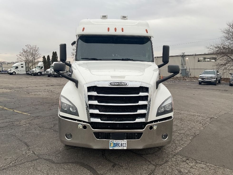 Sleeper Tractor-Heavy Duty Tractors-Freightliner-2020-T12664ST-La Porte-IN-447,943\n\t\tmiles-$ 65,500 - Image 2