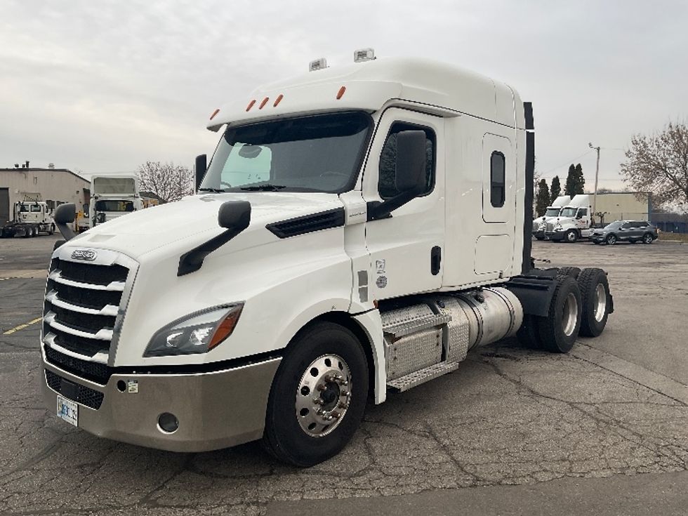 Sleeper Tractor-Heavy Duty Tractors-Freightliner-2020-T12664ST-La Porte-IN-447,943\n\t\tmiles-$ 65,500 - Image 3