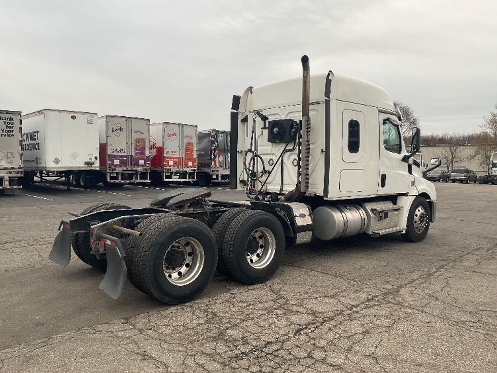 Sleeper Tractor-Heavy Duty Tractors-Freightliner-2020-T12664ST-La Porte-IN-447,943\n\t\tmiles-$ 65,500 - Image 7