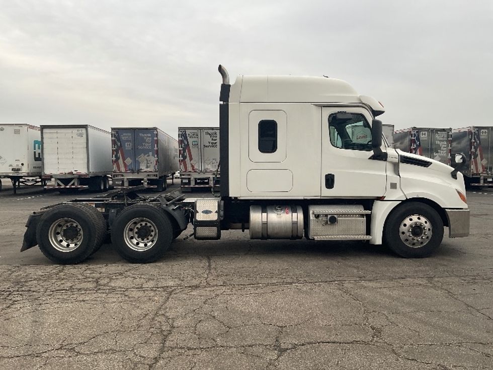 Sleeper Tractor-Heavy Duty Tractors-Freightliner-2020-T12664ST-La Porte-IN-447,943\n\t\tmiles-$ 65,500 - Image 8