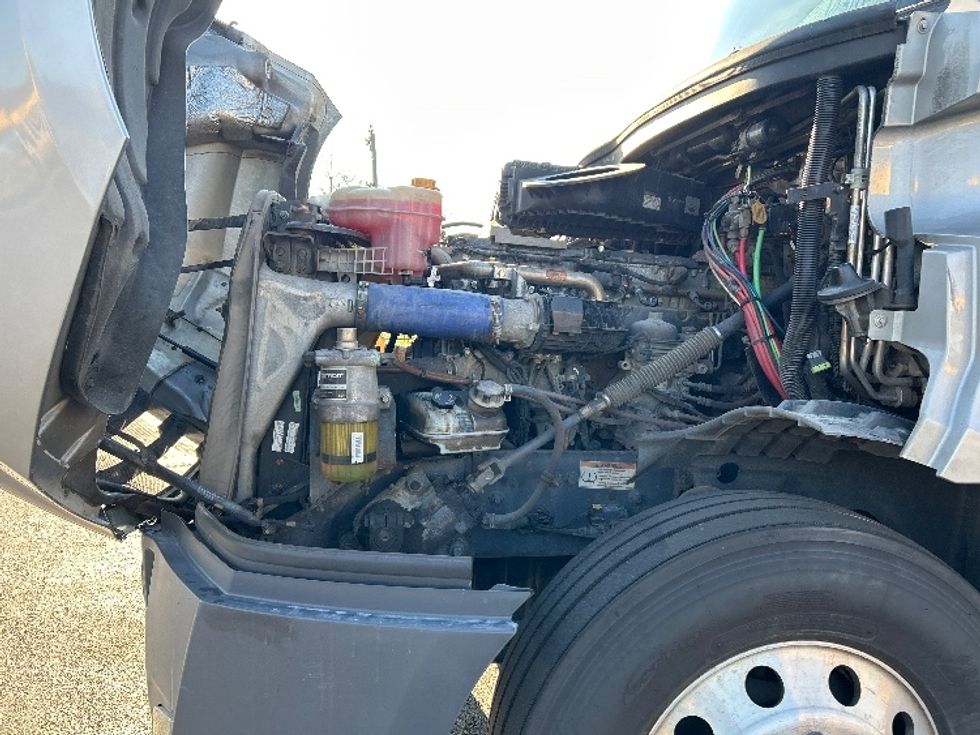 Sleeper Tractor-Heavy Duty Tractors-Freightliner-2020-T12664ST-La Porte-IN-483,956\n\t\tmiles-$ 58,750 - Image 21