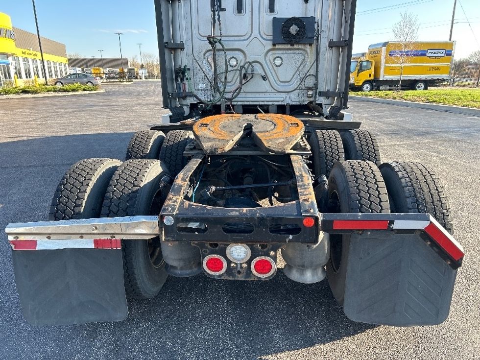 Sleeper Tractor-Heavy Duty Tractors-Freightliner-2020-T12664ST-La Porte-IN-483,956\n\t\tmiles-$ 58,750 - Image 6