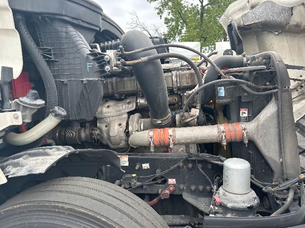 Sleeper Tractor-Heavy Duty Tractors-Freightliner-2020-T12664ST-La Porte-IN-580,867\n\t\tmiles-$ 57,000 - Image 19