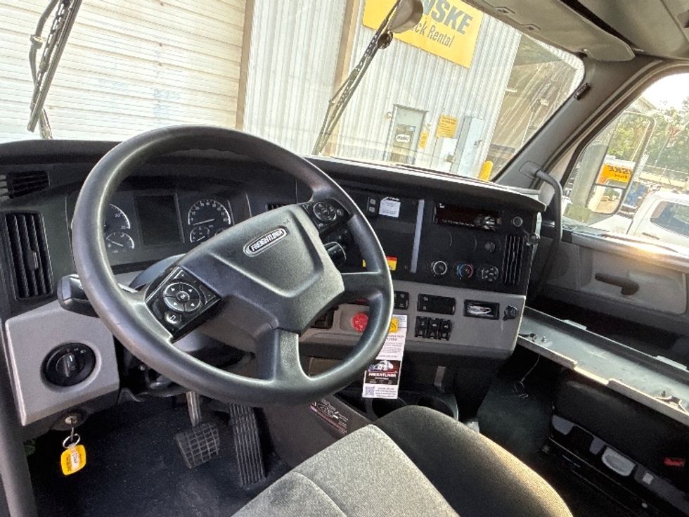 Sleeper Tractor-Heavy Duty Tractors-Freightliner-2020-T12664ST-Ladson-SC-374,780\n\t\tmiles-$ 71,250 - Image 10