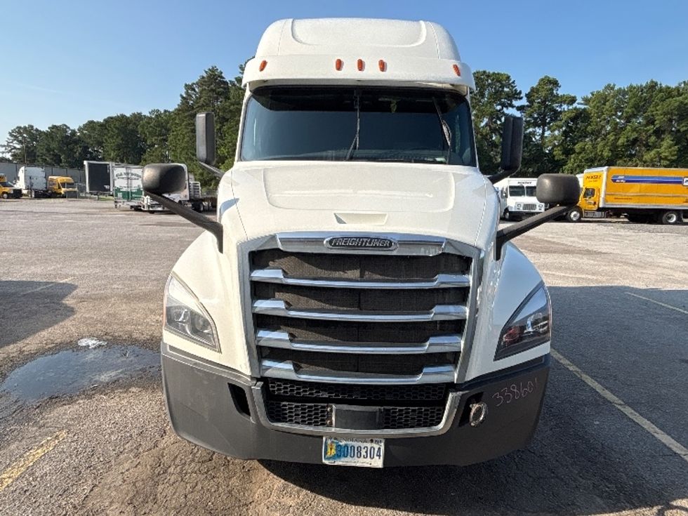 Sleeper Tractor-Heavy Duty Tractors-Freightliner-2020-T12664ST-Ladson-SC-374,780\n\t\tmiles-$ 71,250 - Image 2