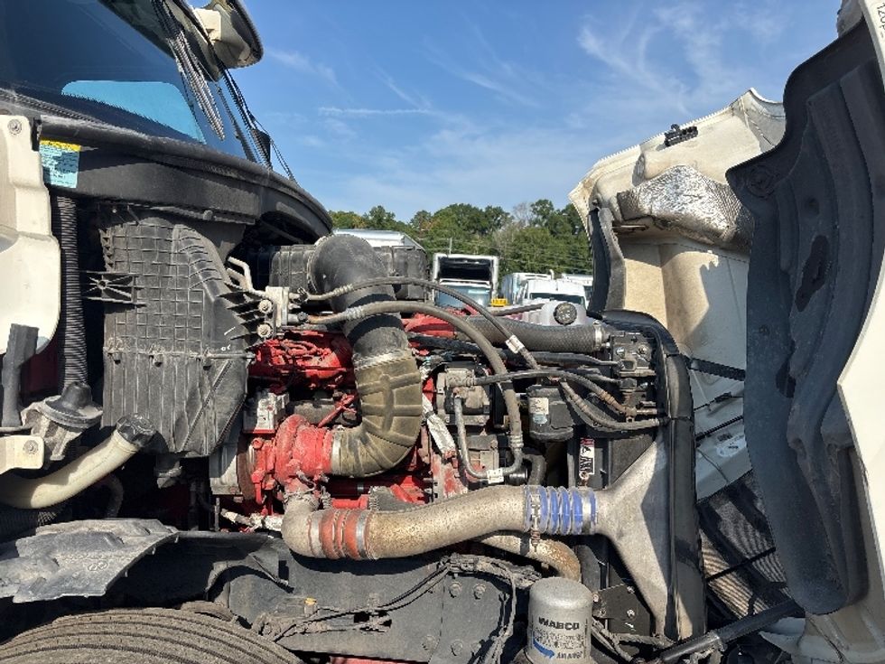 Sleeper Tractor-Heavy Duty Tractors-Freightliner-2020-T12664ST-Ladson-SC-374,780\n\t\tmiles-$ 71,250 - Image 20