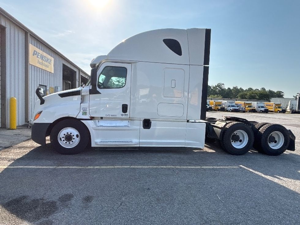 Sleeper Tractor-Heavy Duty Tractors-Freightliner-2020-T12664ST-Ladson-SC-374,780\n\t\tmiles-$ 71,250 - Image 4
