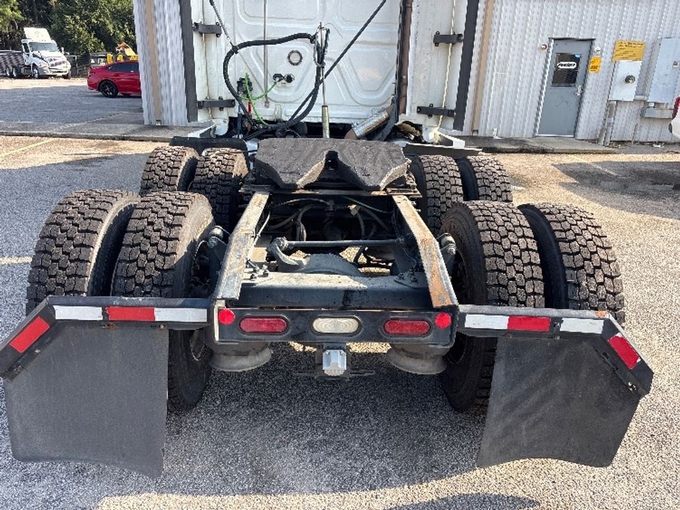 Sleeper Tractor-Heavy Duty Tractors-Freightliner-2020-T12664ST-Ladson-SC-374,780\n\t\tmiles-$ 71,250 - Image 6