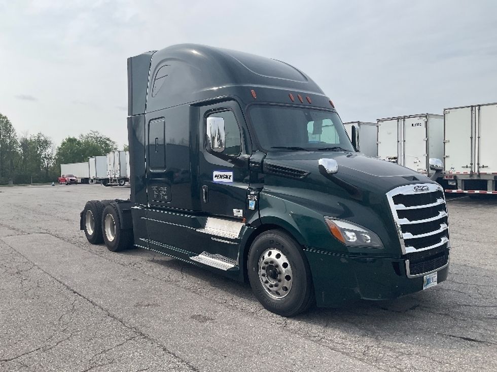 Sleeper Tractor-Heavy Duty Tractors-Freightliner-2020-T12664ST-Ladson-SC-656,343\n\t\tmiles-$ 47,500 - Image 1