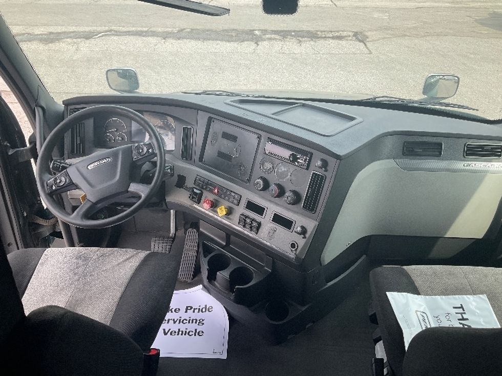 Sleeper Tractor-Heavy Duty Tractors-Freightliner-2020-T12664ST-Ladson-SC-656,343\n\t\tmiles-$ 47,500 - Image 12