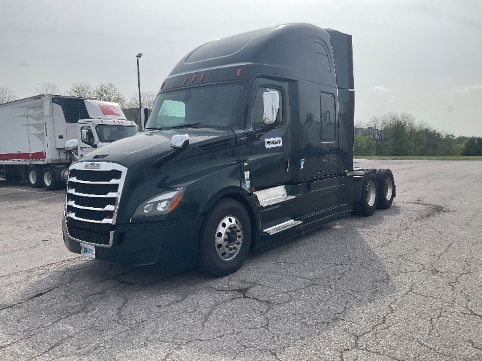 Sleeper Tractor-Heavy Duty Tractors-Freightliner-2020-T12664ST-Ladson-SC-656,343\n\t\tmiles-$ 47,500 - Image 3