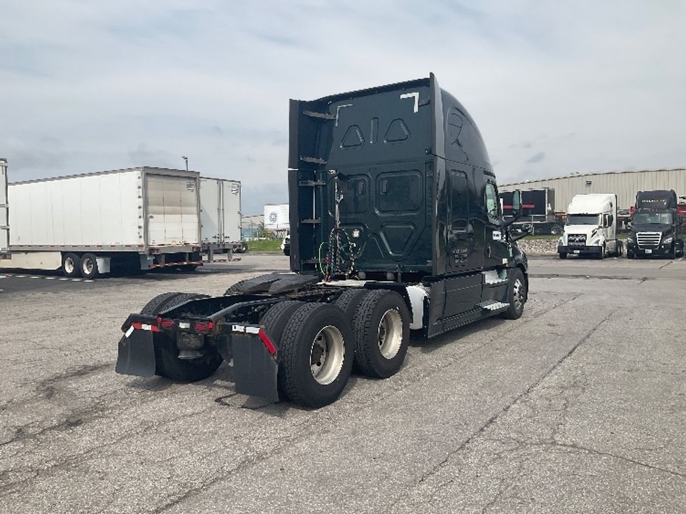Sleeper Tractor-Heavy Duty Tractors-Freightliner-2020-T12664ST-Ladson-SC-656,343\n\t\tmiles-$ 47,500 - Image 7