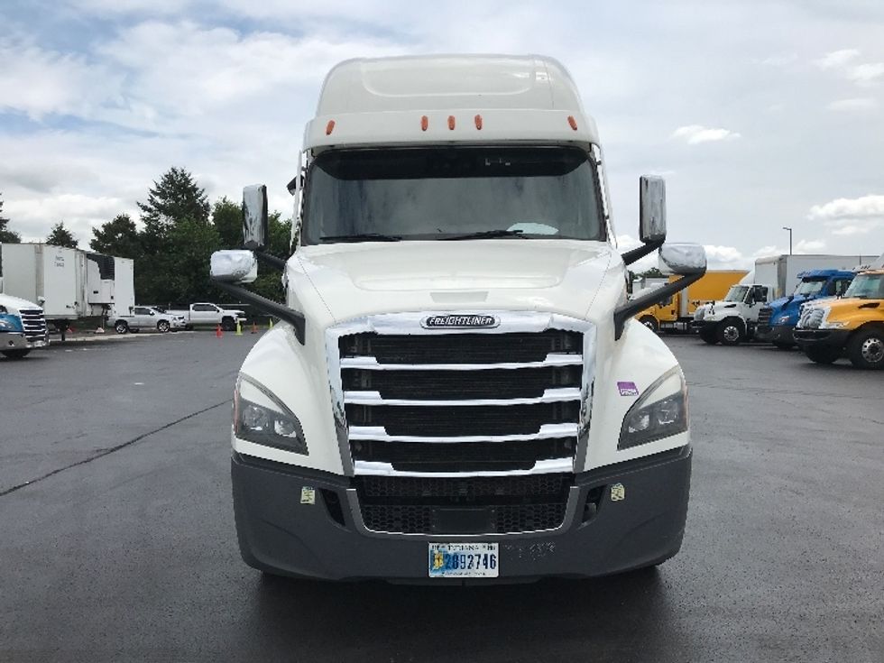 Sleeper Tractor-Heavy Duty Tractors-Freightliner-2020-T12664ST-Lancaster-PA-395,480\n\t\tmiles-$ 69,250 - Image 2