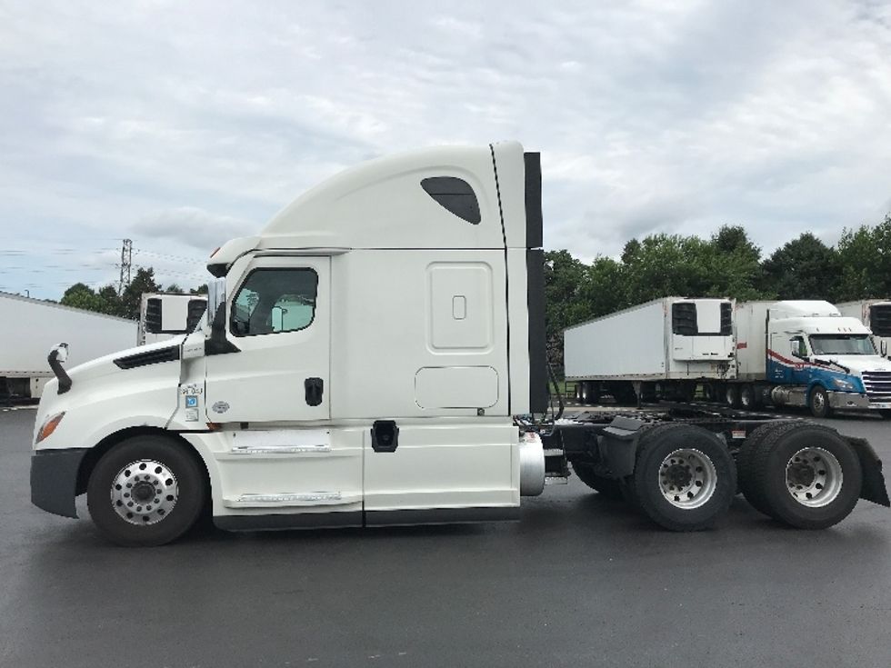 Sleeper Tractor-Heavy Duty Tractors-Freightliner-2020-T12664ST-Lancaster-PA-395,480\n\t\tmiles-$ 69,250 - Image 4