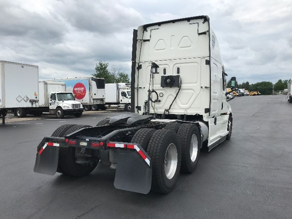 Sleeper Tractor-Heavy Duty Tractors-Freightliner-2020-T12664ST-Lancaster-PA-395,480\n\t\tmiles-$ 69,250 - Image 7