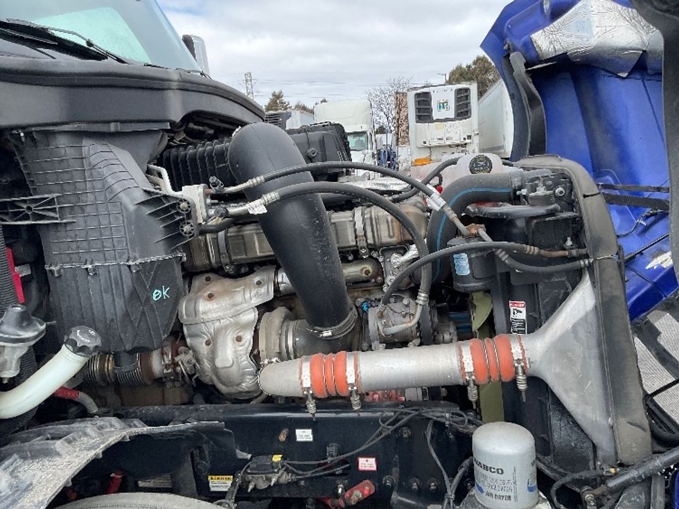 Sleeper Tractor-Heavy Duty Tractors-Freightliner-2020-T12664ST-Lancaster-PA-637,224\n\t\tmiles-$ 47,000 - Image 20