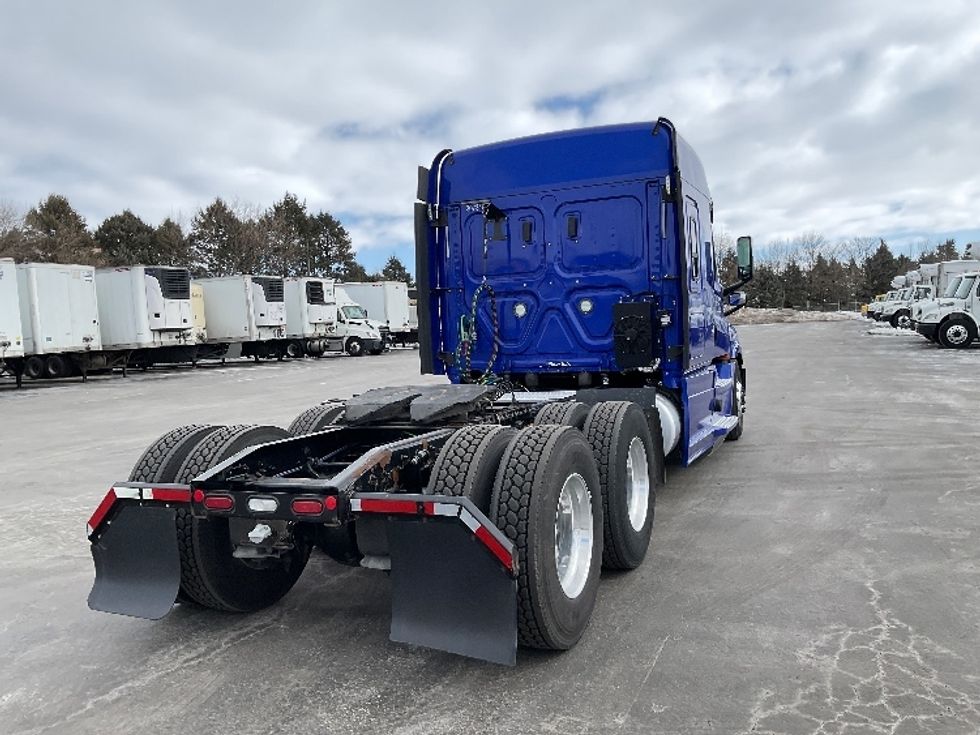Sleeper Tractor-Heavy Duty Tractors-Freightliner-2020-T12664ST-Lancaster-PA-637,224\n\t\tmiles-$ 47,000 - Image 7