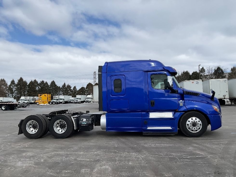 Sleeper Tractor-Heavy Duty Tractors-Freightliner-2020-T12664ST-Lancaster-PA-637,224\n\t\tmiles-$ 47,000 - Image 8