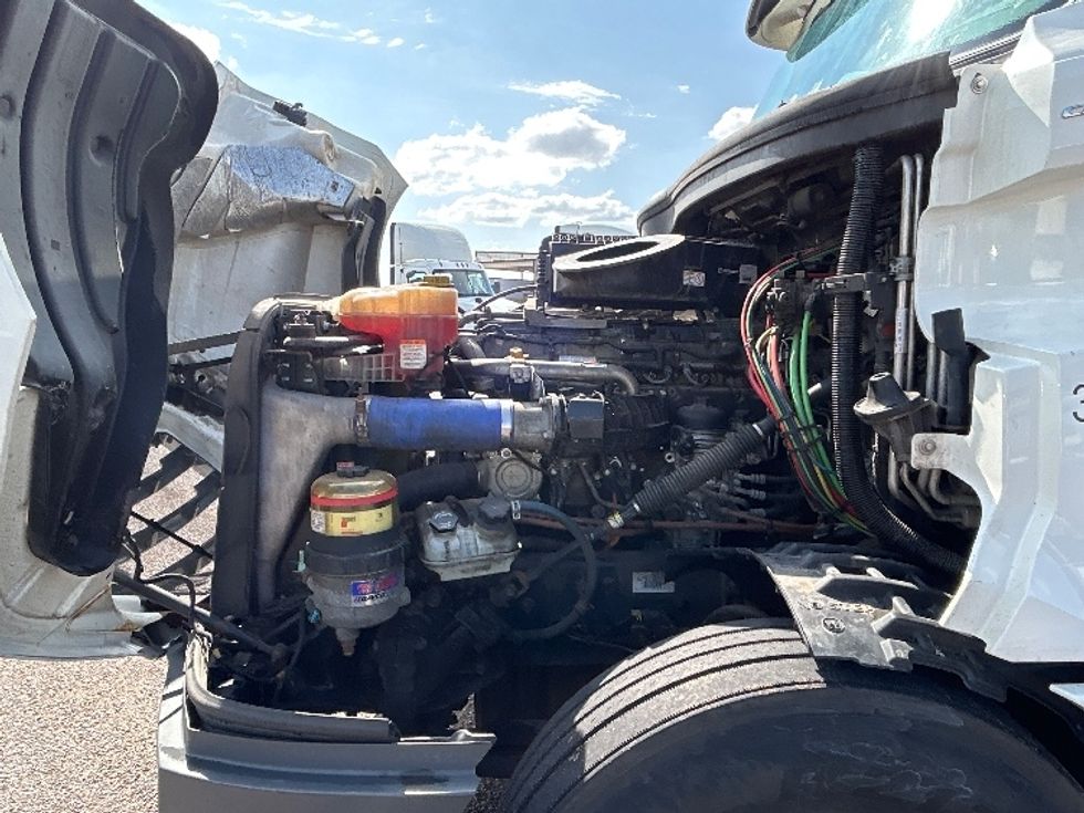 Sleeper Tractor-Heavy Duty Tractors-Freightliner-2020-T12664ST-Laredo-TX-473,258\n\t\tmiles-$ 67,000 - Image 21