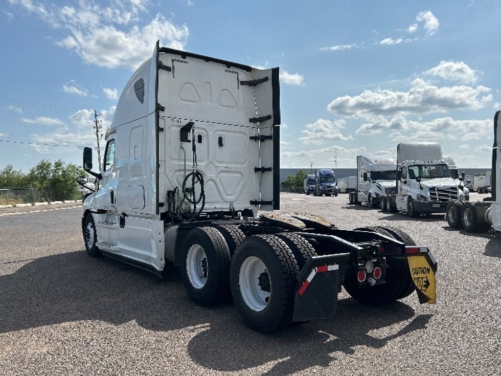 Sleeper Tractor-Heavy Duty Tractors-Freightliner-2020-T12664ST-Laredo-TX-473,258\n\t\tmiles-$ 67,000 - Image 5