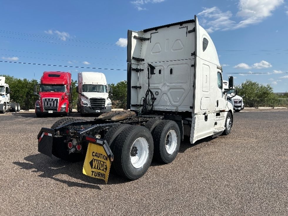 Sleeper Tractor-Heavy Duty Tractors-Freightliner-2020-T12664ST-Laredo-TX-473,258\n\t\tmiles-$ 67,000 - Image 7