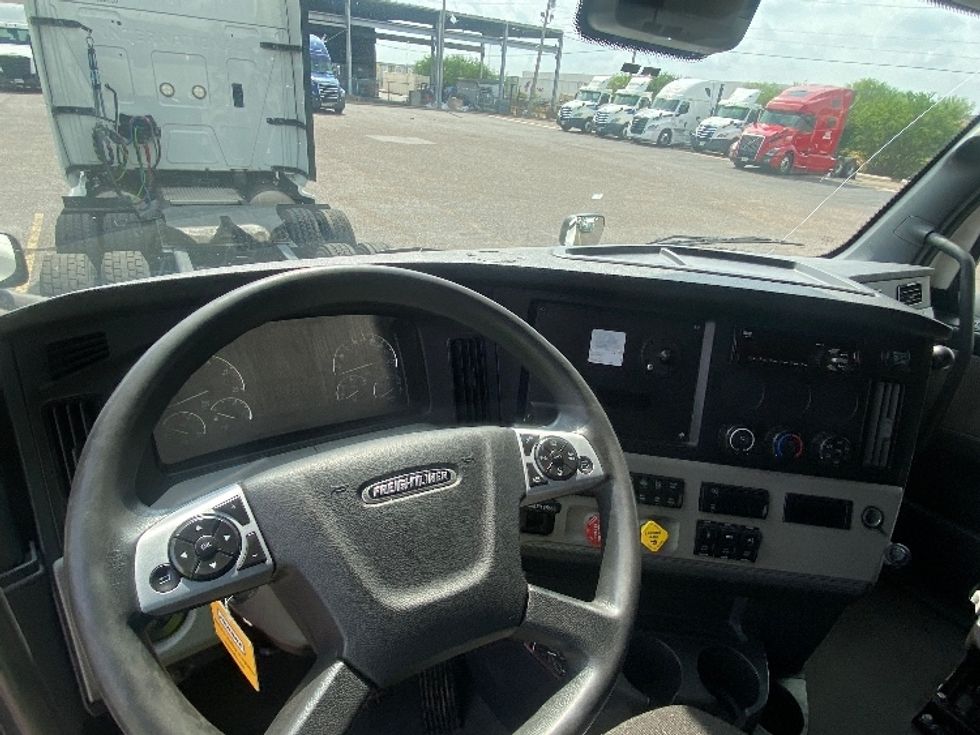 Sleeper Tractor-Heavy Duty Tractors-Freightliner-2020-T12664ST-Laredo-TX-519,240\n\t\tmiles-$ 63,750 - Image 11