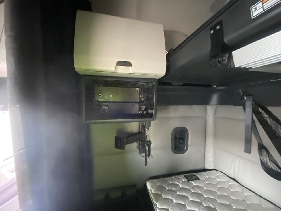 Sleeper Tractor-Heavy Duty Tractors-Freightliner-2020-T12664ST-Laredo-TX-519,240\n\t\tmiles-$ 63,750 - Image 19