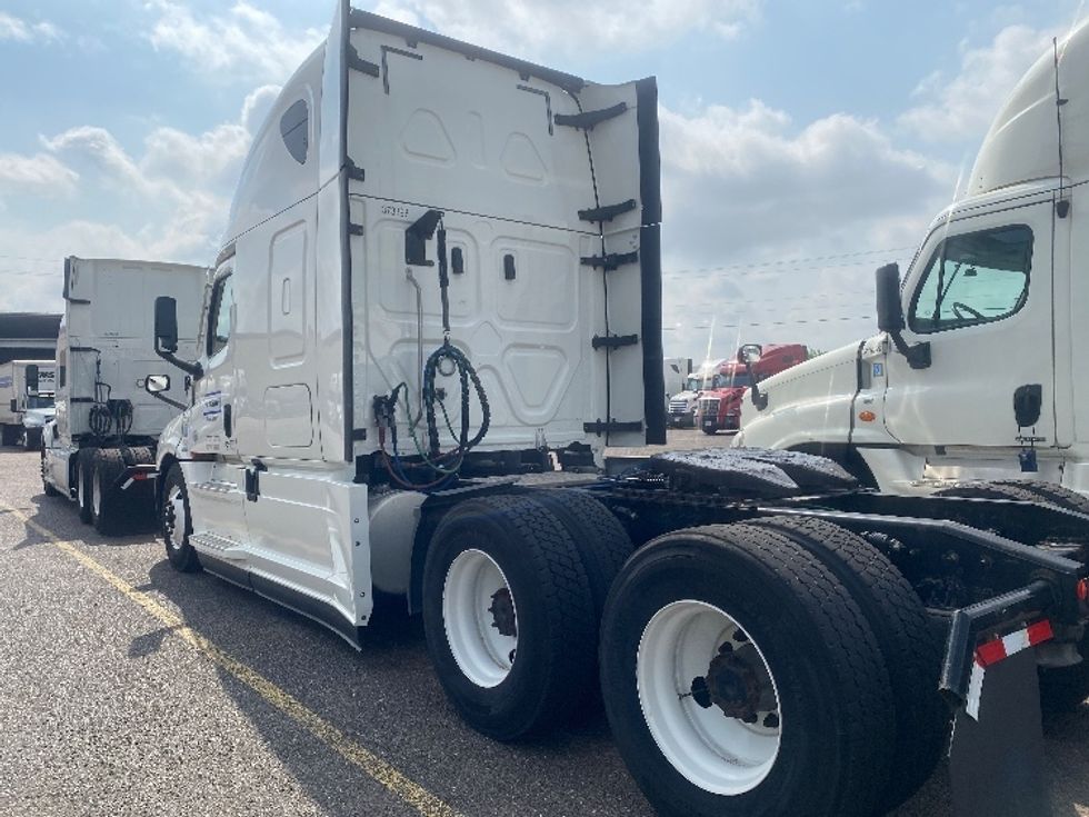 Sleeper Tractor-Heavy Duty Tractors-Freightliner-2020-T12664ST-Laredo-TX-519,240\n\t\tmiles-$ 63,750 - Image 5