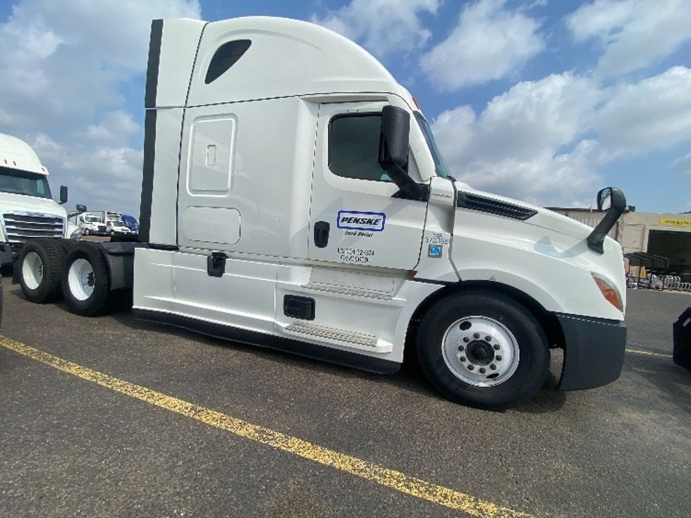 Sleeper Tractor-Heavy Duty Tractors-Freightliner-2020-T12664ST-Laredo-TX-519,240\n\t\tmiles-$ 63,750 - Image 8