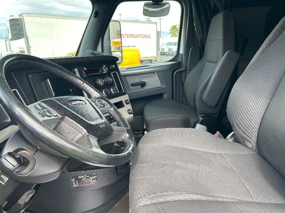 Sleeper Tractor-Heavy Duty Tractors-Freightliner-2020-T12664ST-Las Vegas-NV-311,960\n\t\tmiles-$ 81,250 - Image 10