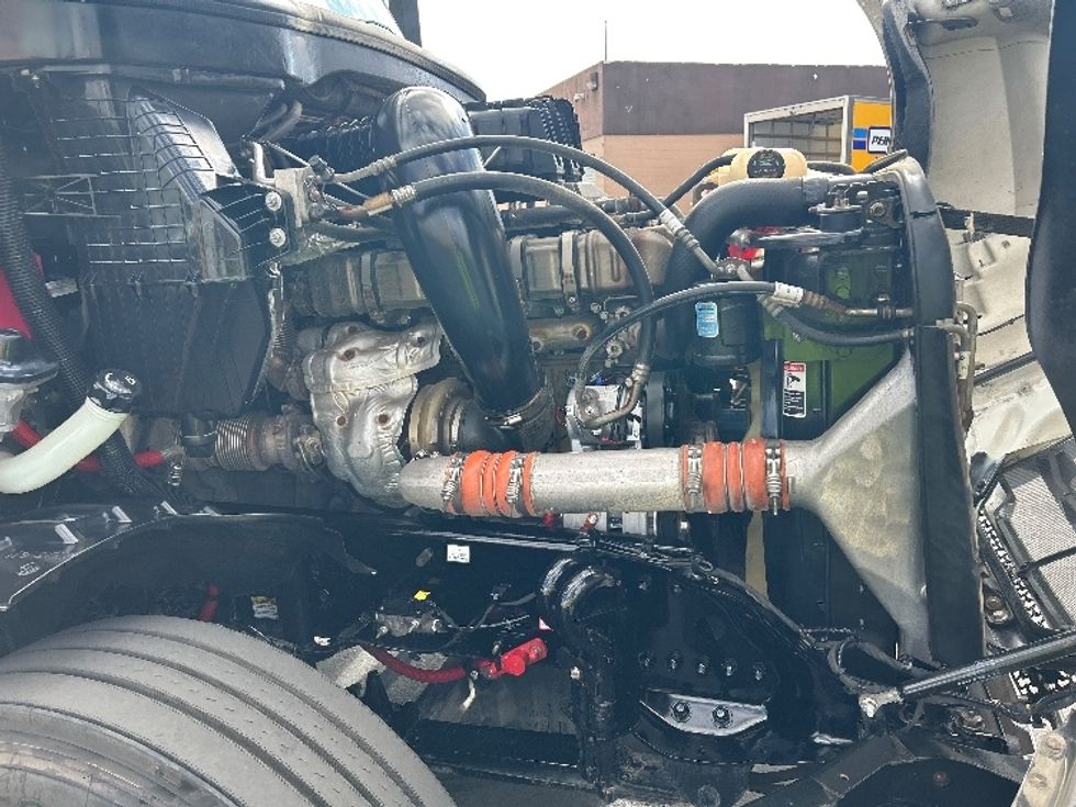 Sleeper Tractor-Heavy Duty Tractors-Freightliner-2020-T12664ST-Las Vegas-NV-311,960\n\t\tmiles-$ 81,250 - Image 20