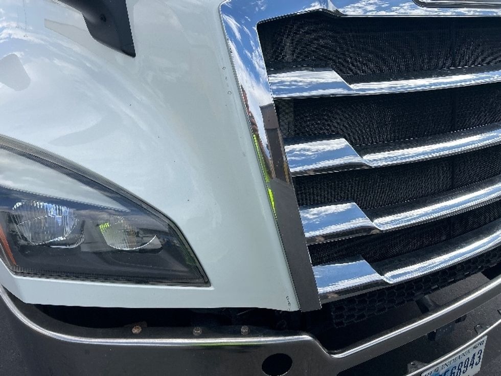 Sleeper Tractor-Heavy Duty Tractors-Freightliner-2020-T12664ST-Las Vegas-NV-311,960\n\t\tmiles-$ 81,250 - Image 24