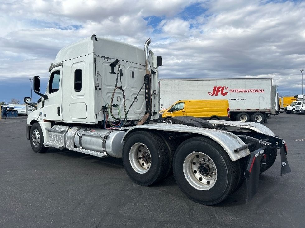 Sleeper Tractor-Heavy Duty Tractors-Freightliner-2020-T12664ST-Las Vegas-NV-311,960\n\t\tmiles-$ 81,250 - Image 5